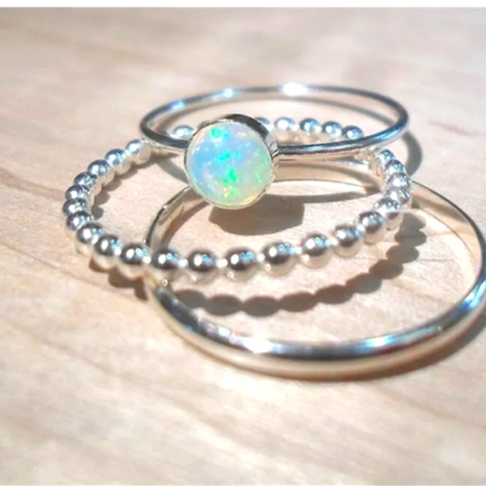 Vintage White Simulated Opal Silver Ring
